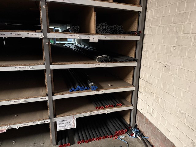 Lot pvc drukbuizen div lengtes - afbeelding 1 van  4