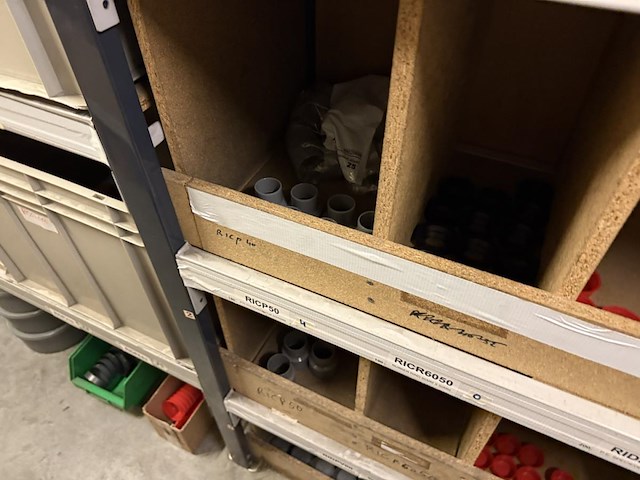 Lot pvc eindstukken & stoppen - afbeelding 10 van  18