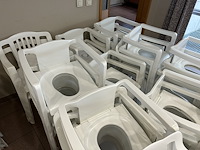 Lot pvc kakstoelen (39) - afbeelding 5 van  8