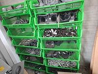 Lot pvc koppelstukken + 14x bakken