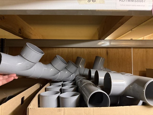 Lot pvc t-stukken , koppelingen, etc - afbeelding 6 van  13