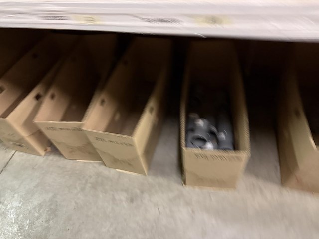 Lot pvc t-stukken , koppelingen, etc - afbeelding 9 van  13