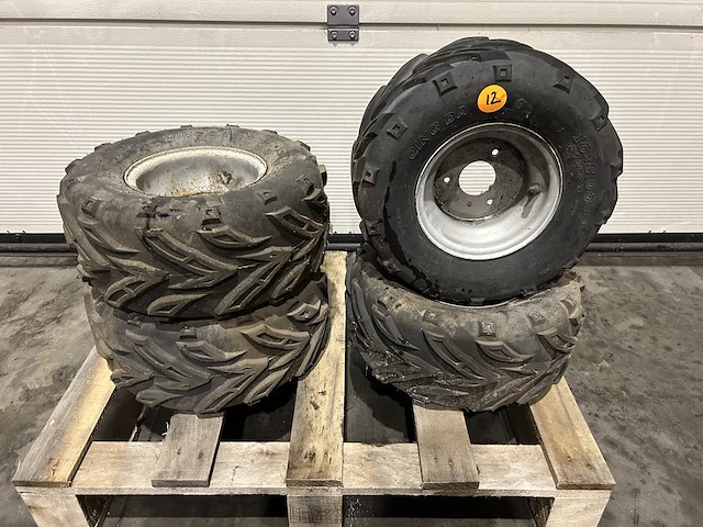 Lot quad velgen + banden (4st) - afbeelding 1 van  3