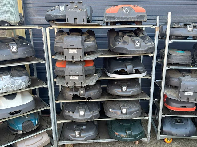 Lot robotmaaiers - various forest and garden tool - afbeelding 11 van  13