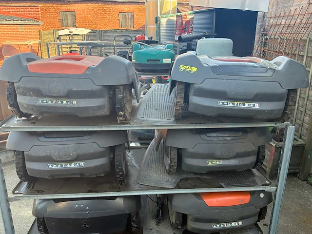 Lot robotmaaiers - various forest and garden tool - afbeelding 13 van  13