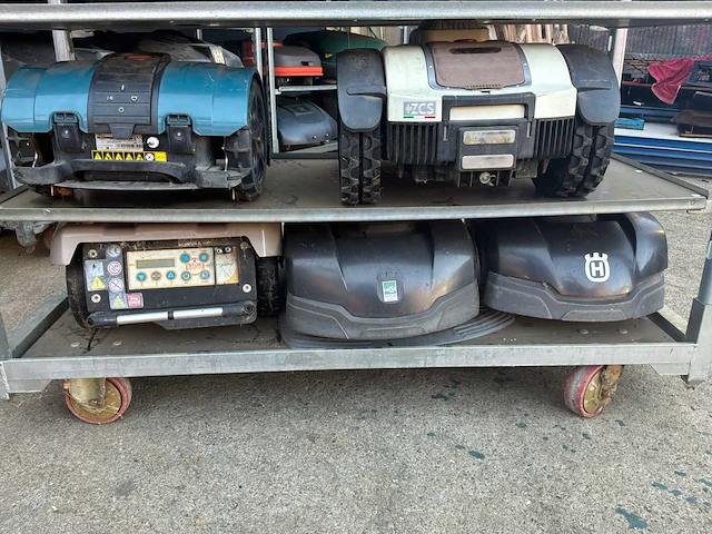 Lot robotmaaiers - various forest and garden tool - afbeelding 9 van  13
