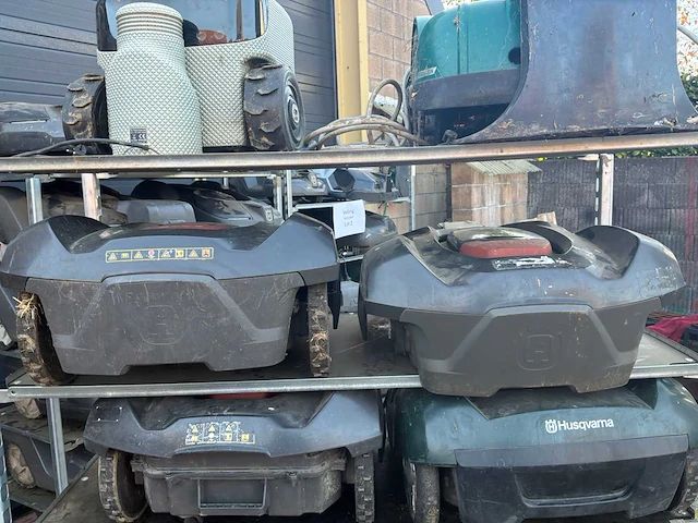 Lot robotmaaiers - various forest and garden tool - afbeelding 11 van  13