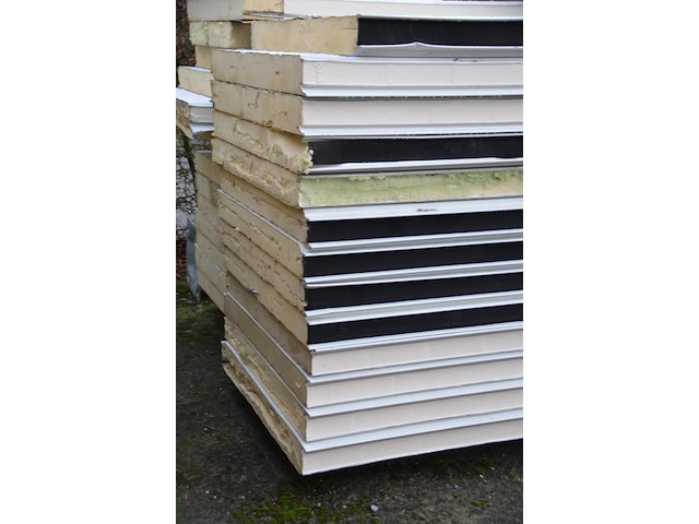 Lot sandwichpanelen - afbeelding 1 van  4