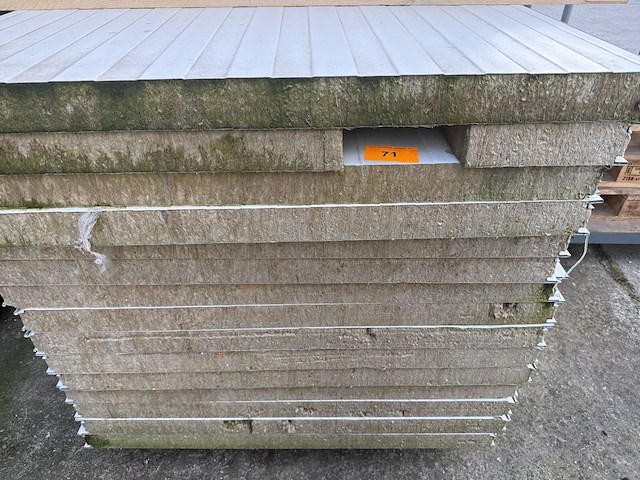 Lot sandwichpanelen - afbeelding 1 van  3