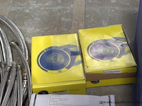 Lot sanitaire toebehoren - afbeelding 2 van  3