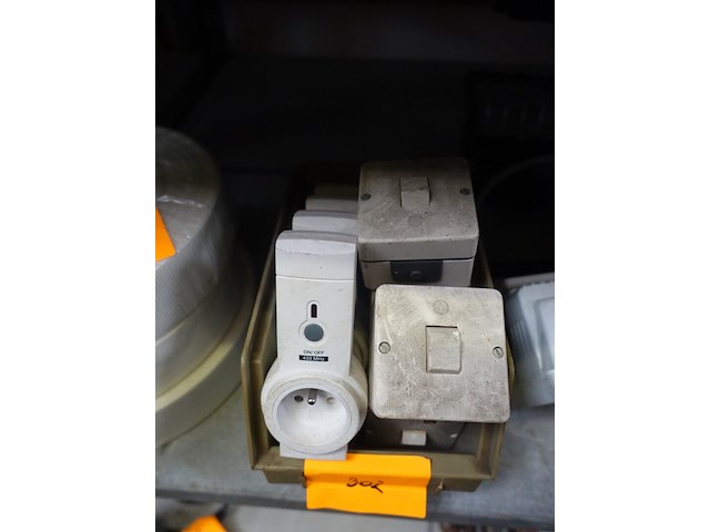 Lot schakelaars - afbeelding 2 van  3