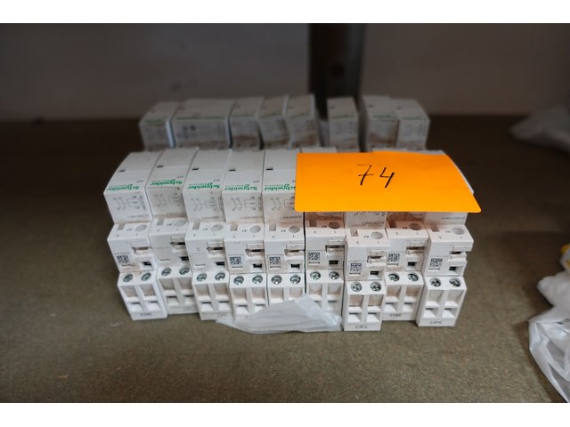 Lot schneider contactdozen 25a 2no 230v - afbeelding 1 van  4
