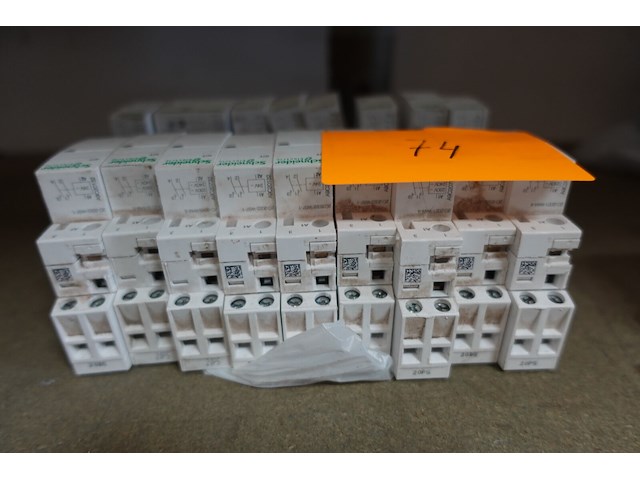 Lot schneider contactdozen 25a 2no 230v - afbeelding 3 van  4