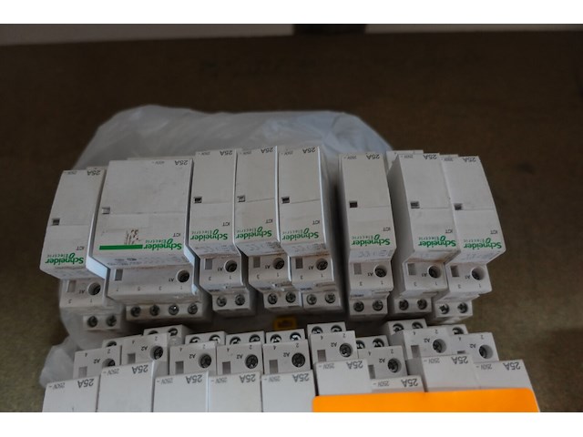 Lot schneider contactdozen 25a 2no 230v - afbeelding 4 van  4