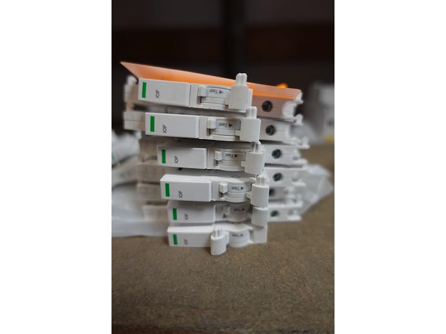 Lot schneider hulp contactoren - afbeelding 4 van  4