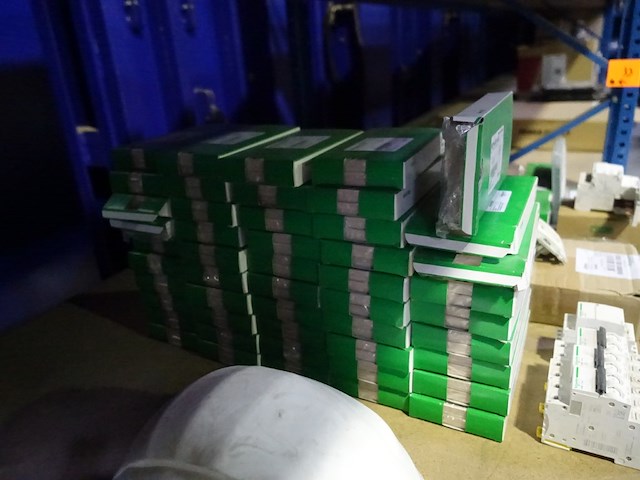 Lot schneider - afbeelding 16 van  26