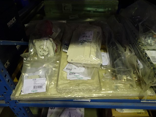 Lot schneider - afbeelding 23 van  26