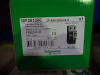 Lot schneider - afbeelding 8 van  26