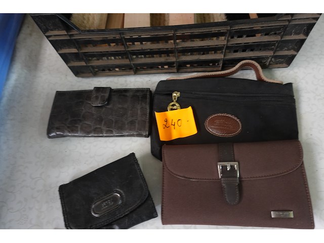 Lot schoenborstels met lot van 6 geldbeugels - afbeelding 3 van  4