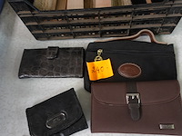 Lot schoenborstels met lot van 6 geldbeugels - afbeelding 3 van  4