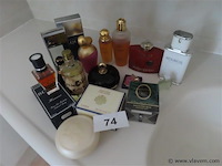 Lot schoonheidsproducten deels aangesproken - afbeelding 1 van  4