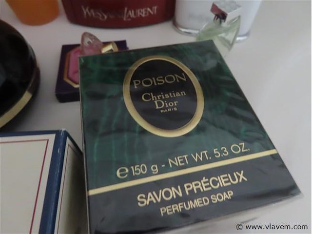 Lot schoonheidsproducten deels aangesproken - afbeelding 2 van  4