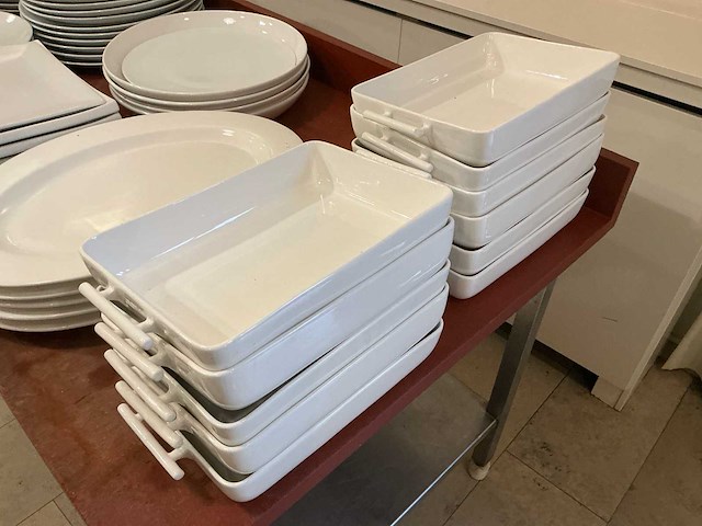 Lot serveer schotels en kommen - afbeelding 5 van  12