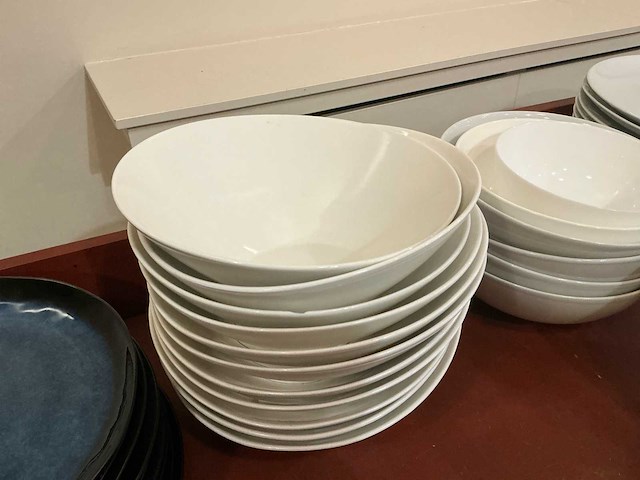 Lot serveer schotels en kommen - afbeelding 11 van  12