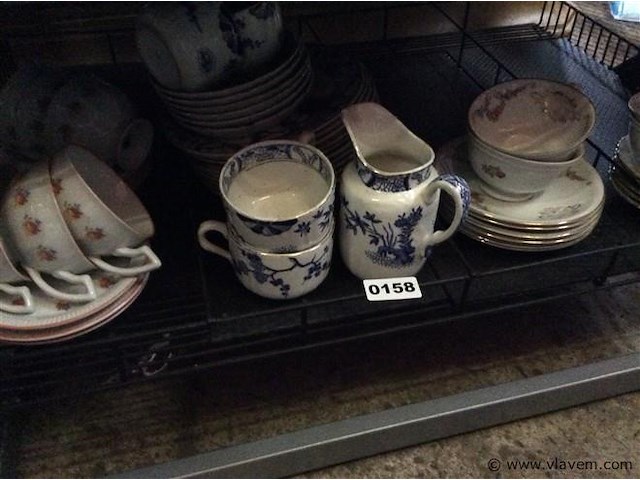 Lot servies - afbeelding 1 van  3