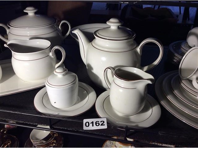 Lot servies - afbeelding 1 van  2