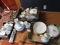 Lot serviesgoed en diversen volgens foto's - afbeelding 1 van  4