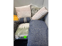 Lot sierkussen en 1 deken - afbeelding 3 van  3