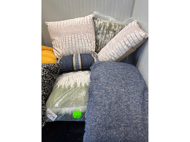 Lot sierkussens en 1 deken - afbeelding 2 van  3