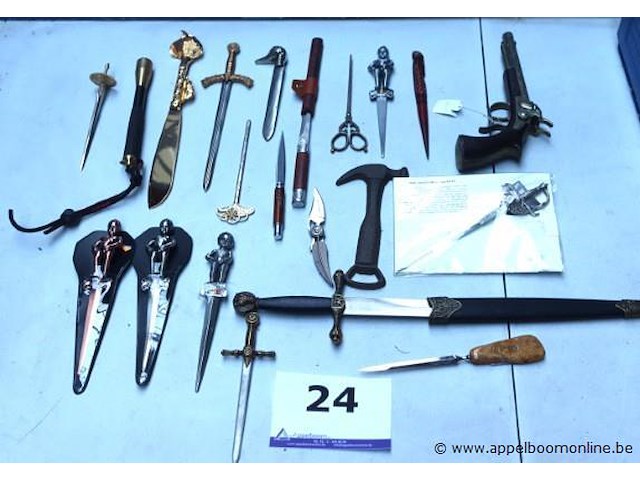 Lot siervoorwerpen - afbeelding 1 van  3