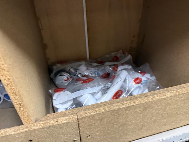 Lot sifons, flexibels, koppelstukken - afbeelding 10 van  26