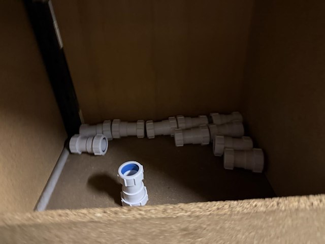 Lot sifons, flexibels, koppelstukken - afbeelding 8 van  26