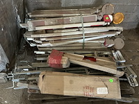 Lot signalisatie palen / valbeveiliging haken - afbeelding 3 van  4