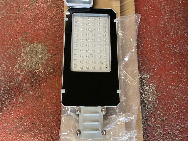 Lot signalisatielampen, tl lampen en armaturen - afbeelding 2 van  9