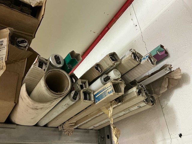Lot signalisatielampen, tl lampen en armaturen - afbeelding 3 van  4