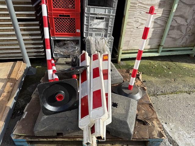 Lot signalisatiepalen - afbeelding 3 van  3