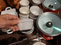 Lot soepborden, pannetjes, ovenschotels, royco onderzetters + kurkentrekker - afbeelding 7 van  11