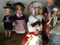 Lot souvenierpoppetjes - afbeelding 2 van  3