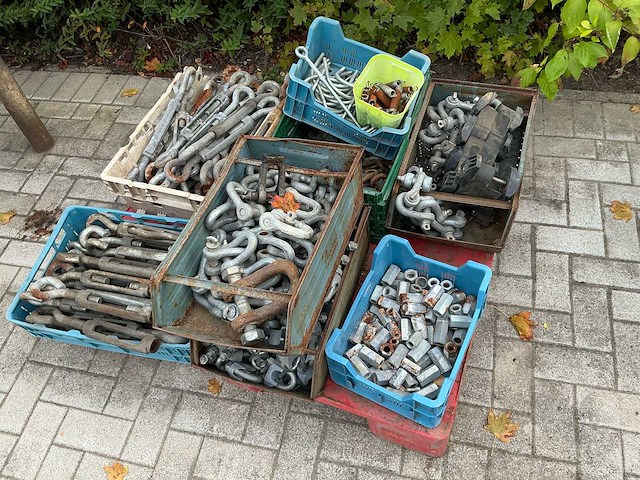 Lot spanners en d sluitingen overige aannemersmateriaal - afbeelding 1 van  8