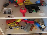 Lot speelgoed en diversen volgens foto's - afbeelding 3 van  5