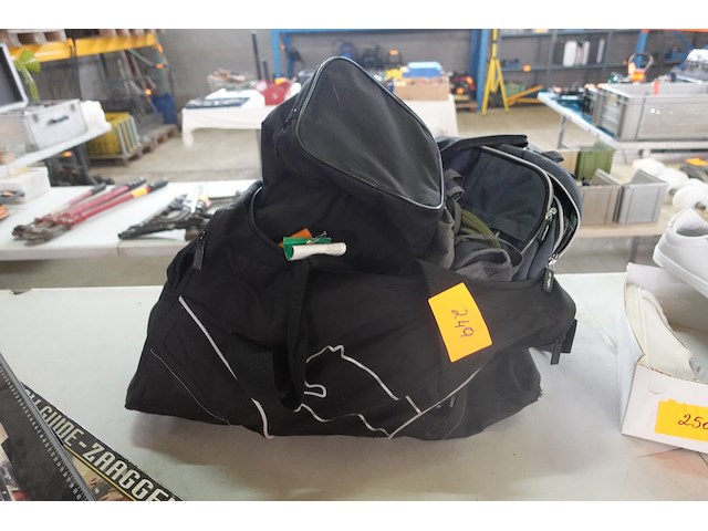 Lot sporttassen - afbeelding 1 van  1