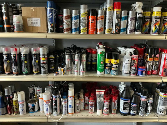 Lot spuitbussen (400x) - afbeelding 3 van  5