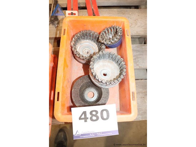 Lot staalborstels - diverse maten - afbeelding 1 van  1