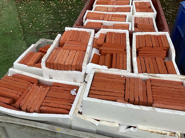 Lot steenstrips - afbeelding 4 van  9