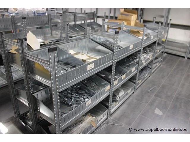 Lot stelling met inhoud - afbeelding 2 van  2