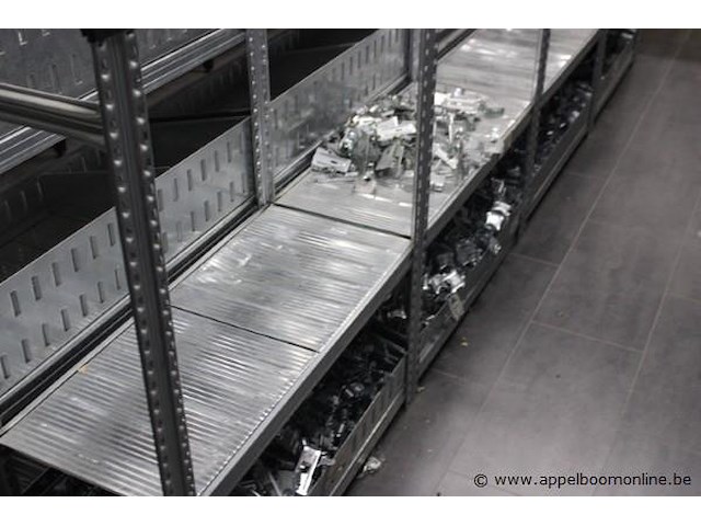 Lot stelling met inhoud - afbeelding 2 van  3